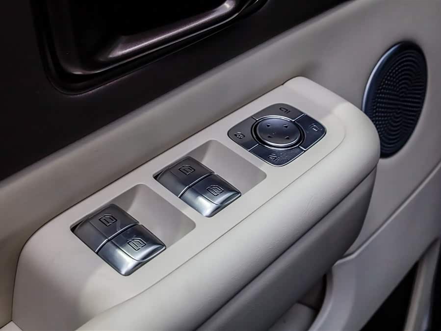 理想汽车 理想MEGA 2024 汽车图片 #28