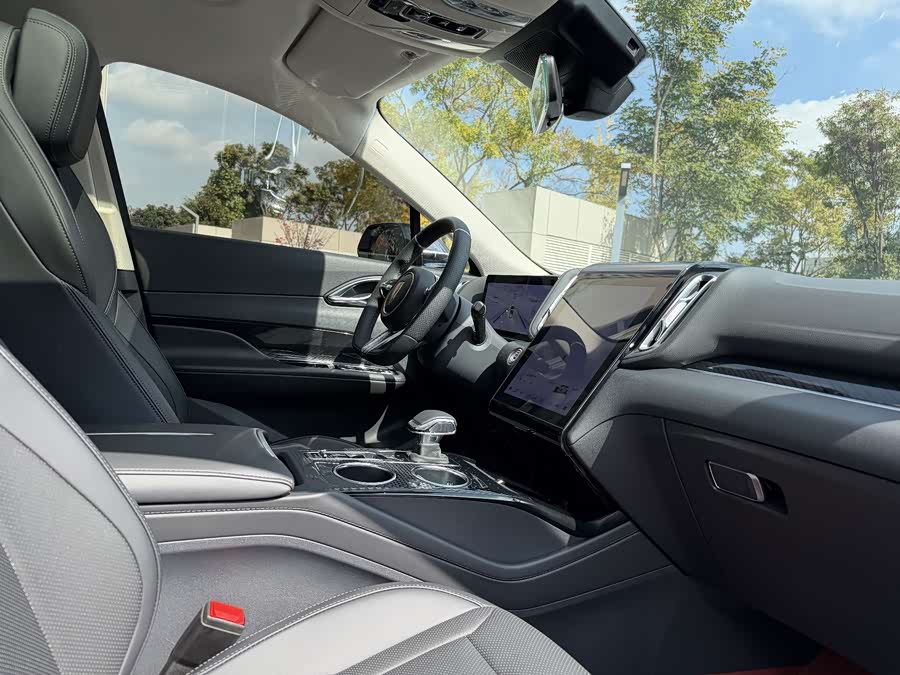 HongQi HS3 PHEV 2024 car image #28