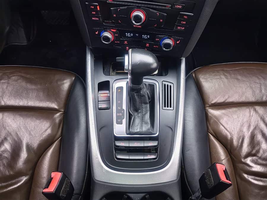 Audi Q5 2016 car image #28