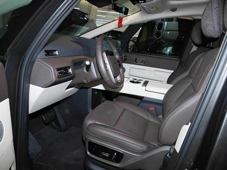 理想汽车 理想MEGA 2024 汽车图片 #28