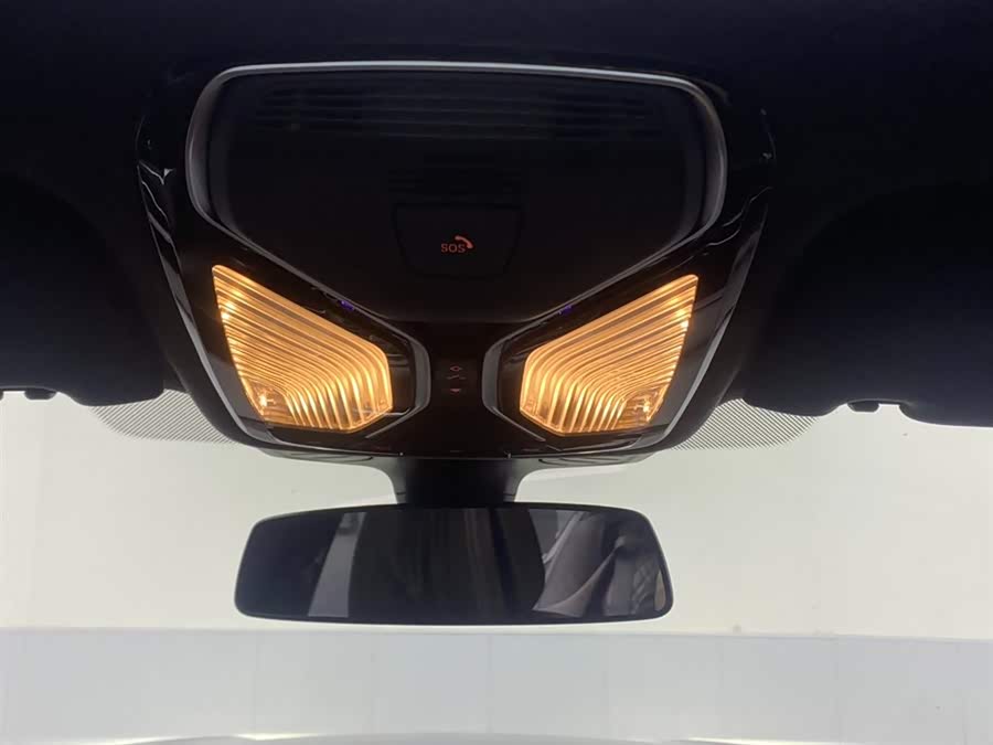 BMW 7 Series 2020 car image #28