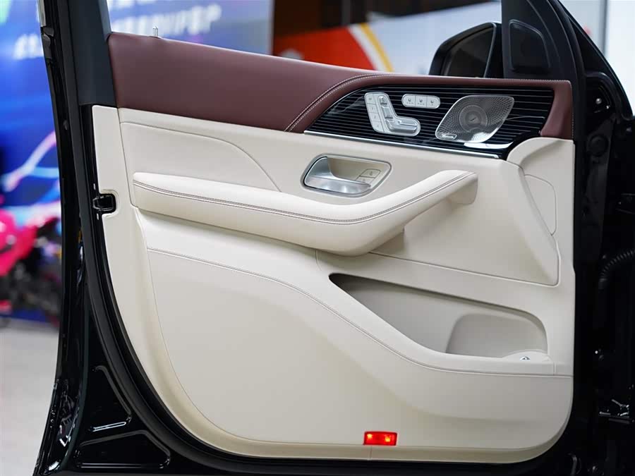 Mercedes-Benz Maybach GLS 2024 #28 Mercedes-Benz Maybach GLS 2024 car image #28