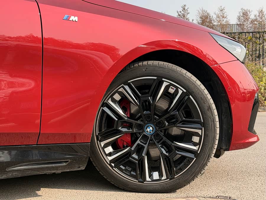 BMW i5 M60 2024 car image #28