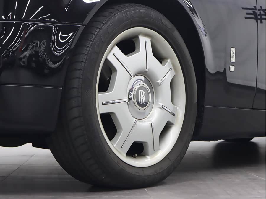 劳斯莱斯 古思特 2021 汽车图片 #28