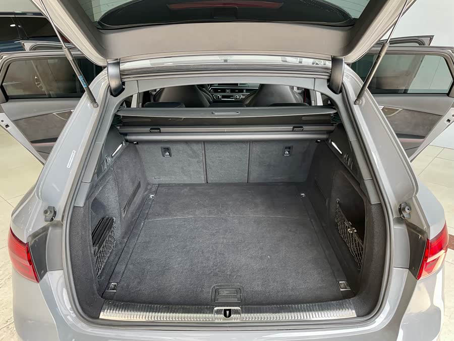 Audi RS 4 2019 immagine di auto #28