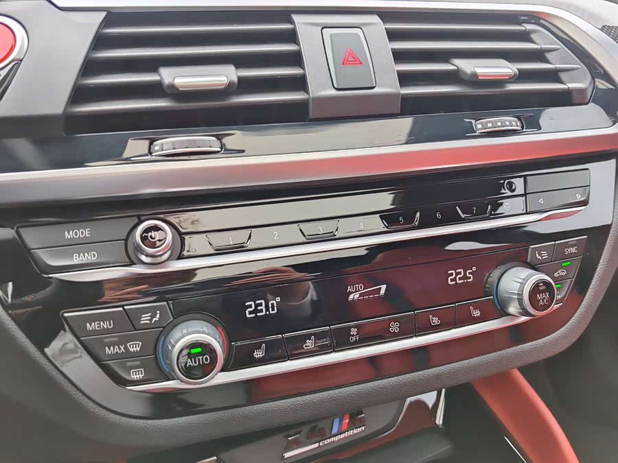 BMW X4 M 2021 immagine di auto #28