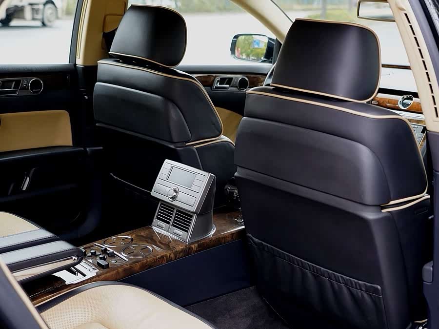 Volkswagen Pheaton 2012 immagine di auto #28