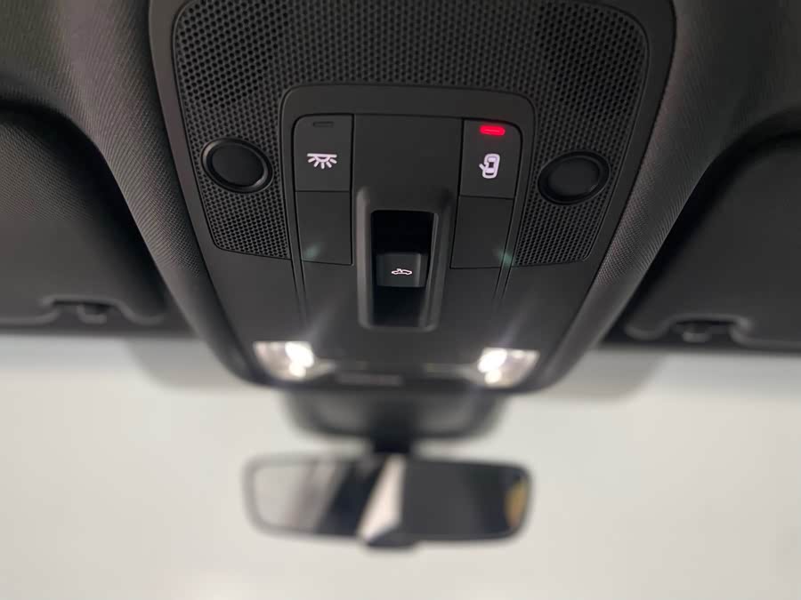 Audi A8 2021 imagen de coche #28