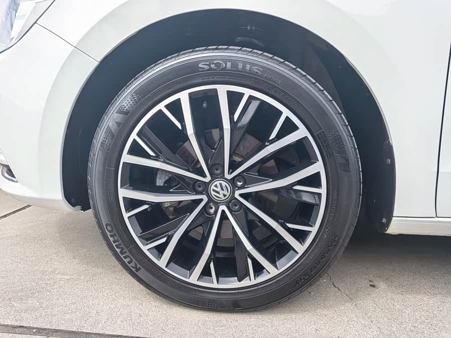 Volkswagen Bora 2020 car image #28