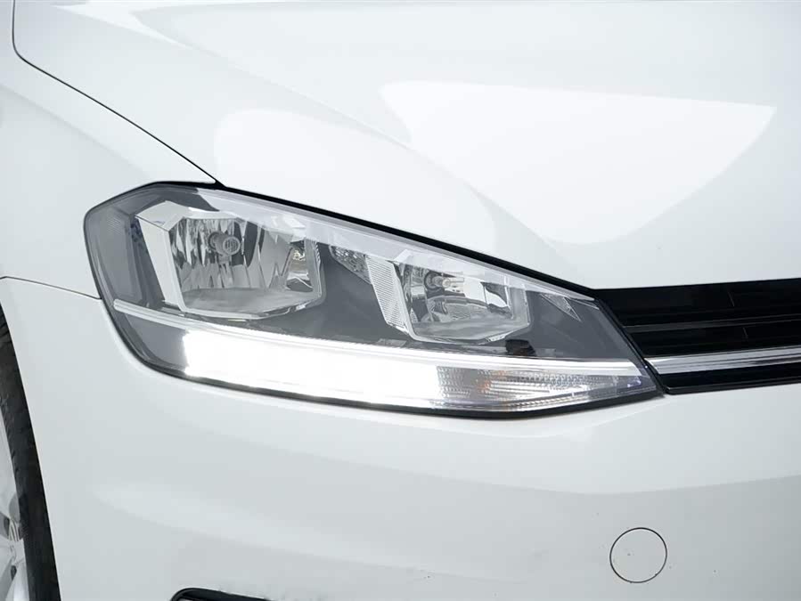 Volkswagen Golf 2018 car image #28