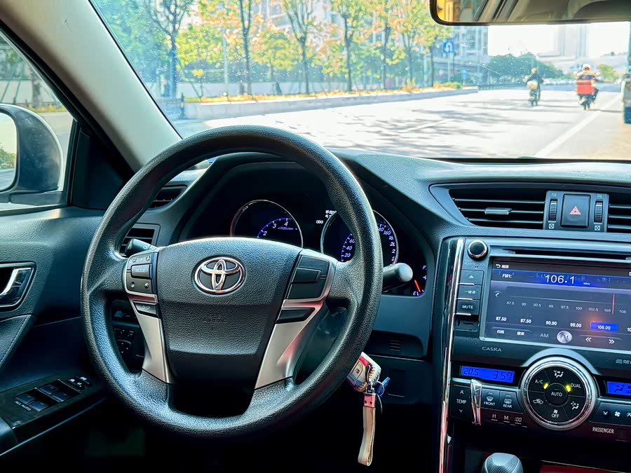 Toyota Reiz 2014 immagine di auto #28