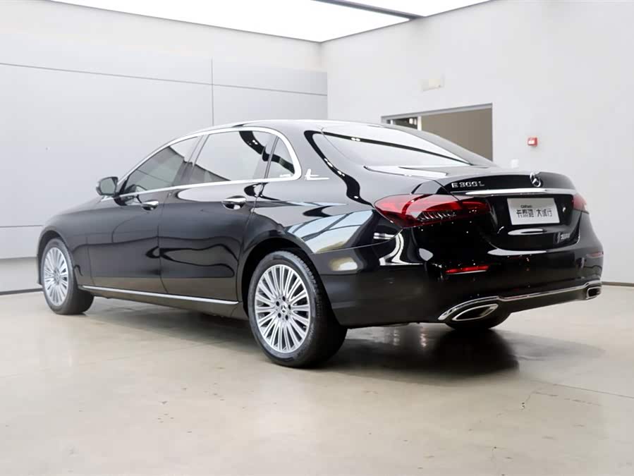 Mercedes-Benz E Class 2021 صورة سيارة #28