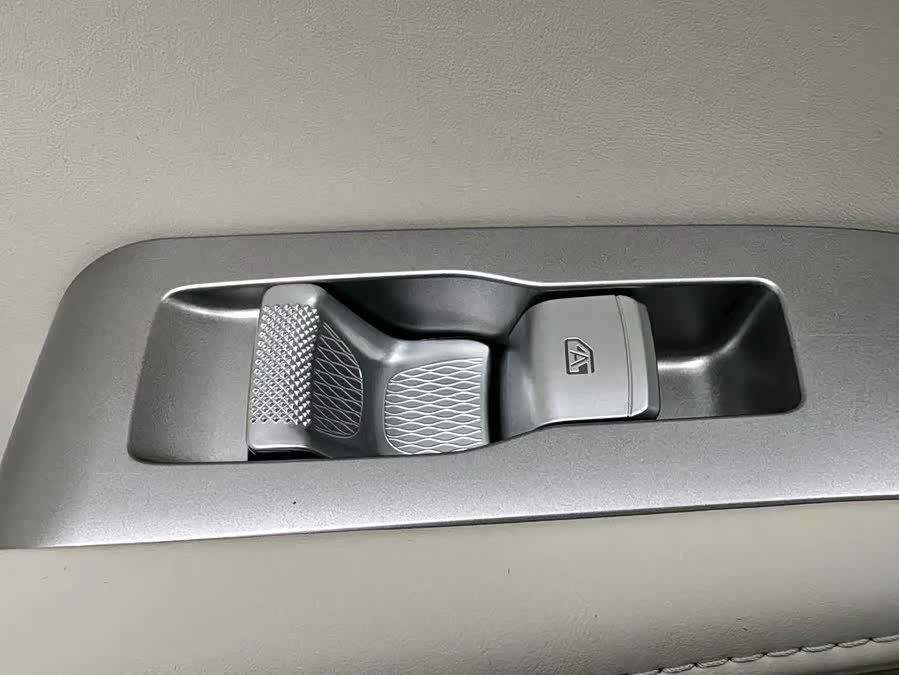 Denza N7 2024 car image #28