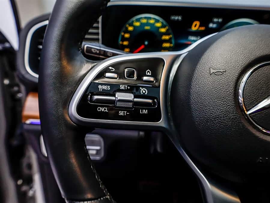 Mercedes-Benz GLE Class New Energy 2021 car image #28