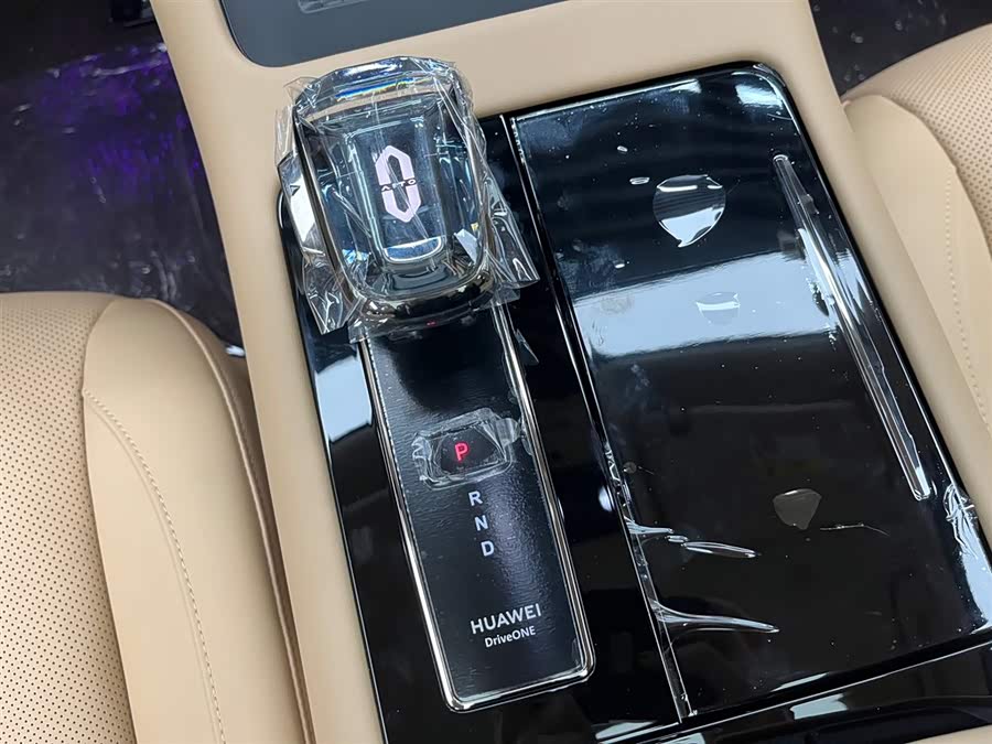 2025 car image #28
