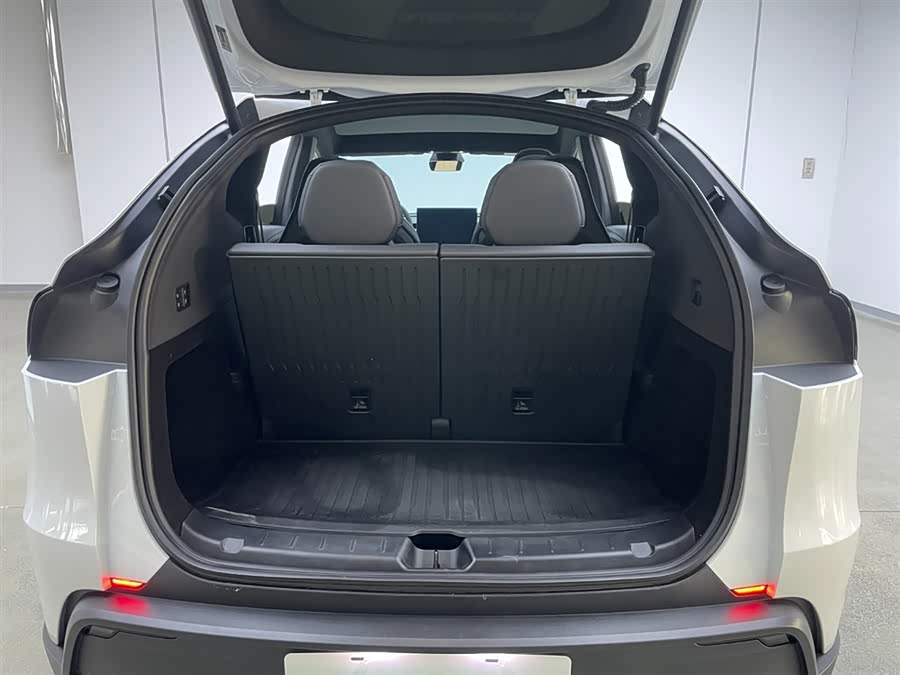 特斯拉 Model Y L 2025 汽车图片 #28