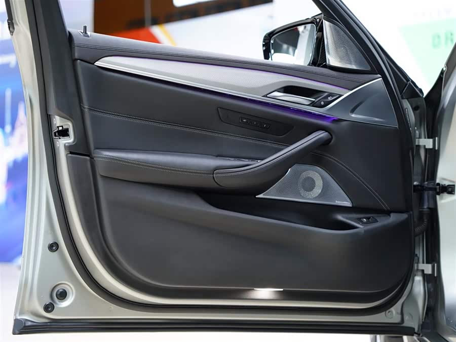 BMW M5 2022 صورة سيارة #28