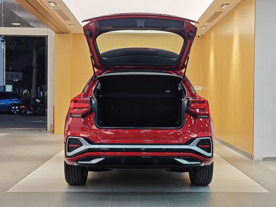 Audi Q2L 2022 car image #28