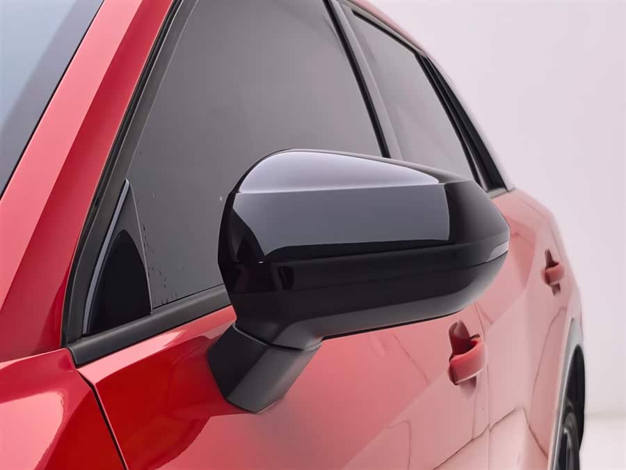 Audi Q2L 2018 car image #28