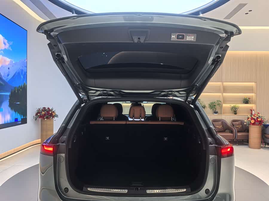 Xpeng G9 2023 car image #28