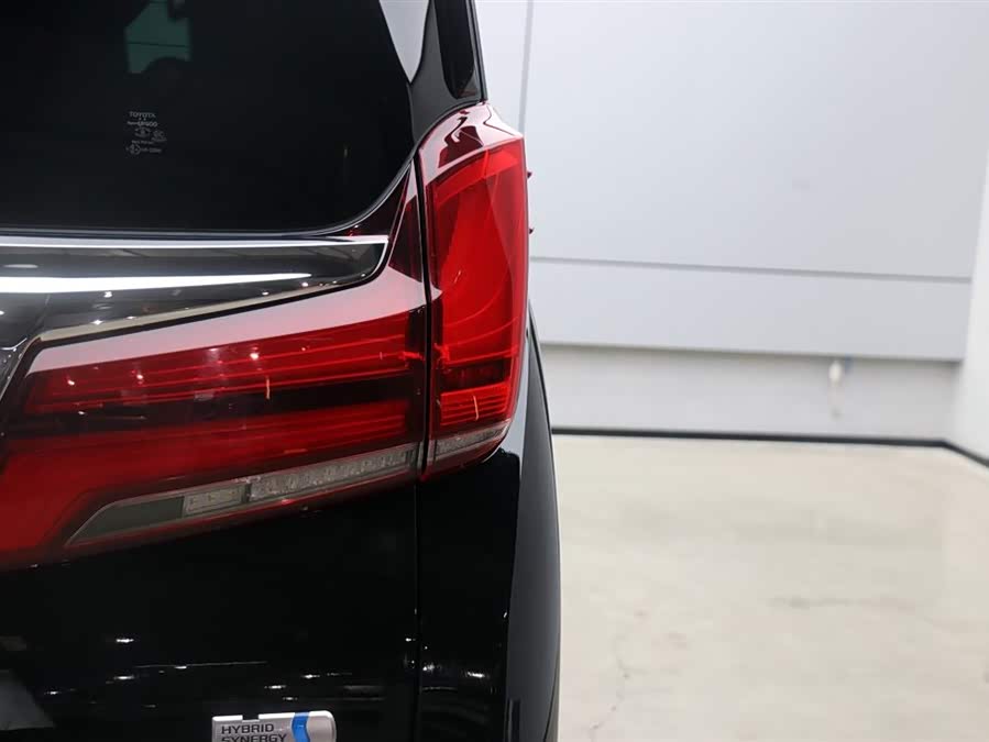 Toyota Alphard 2022 car image #28
