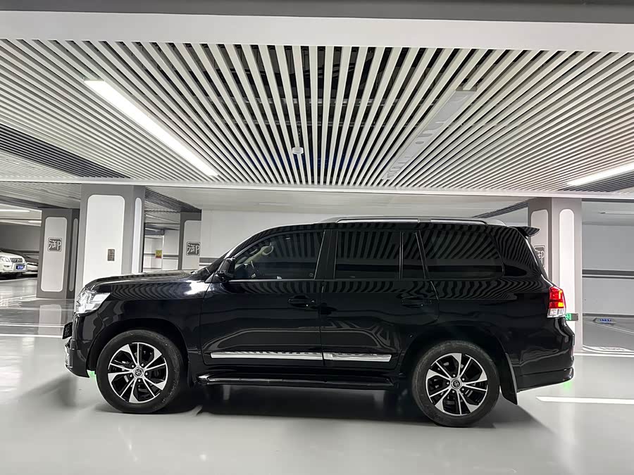 Toyota Land Cruiser 2009 car image #28