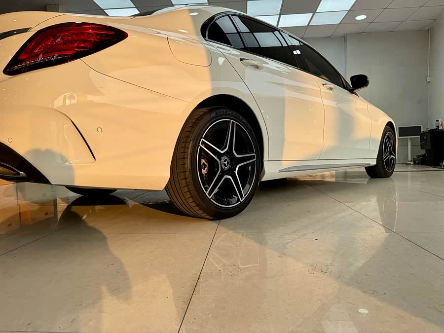 Mercedes-Benz C Class 2020 car image #28