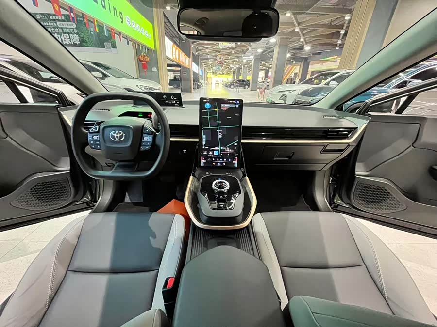 Toyota bZ3 2024 immagine di auto #28