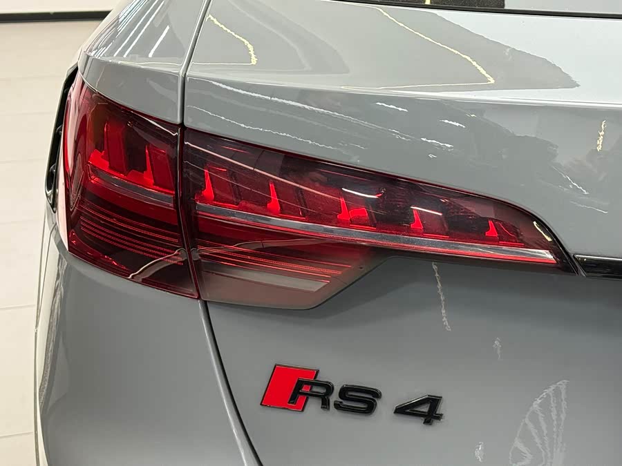 Audi RS 4 2023 #28 Audi RS 4 2023 immagine di auto #28