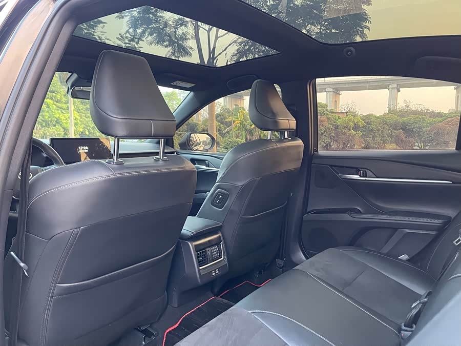 Toyota Camry 2024 immagine di auto #28