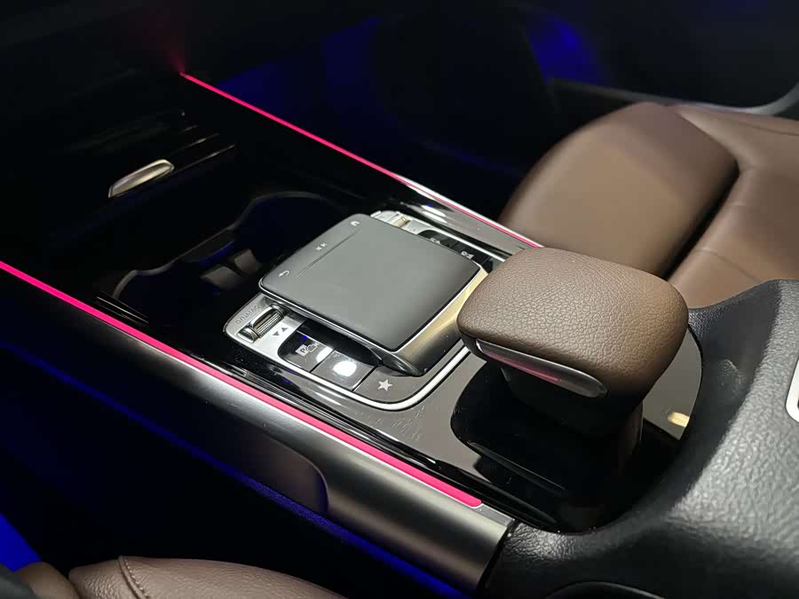 Mercedes-Benz GLB Class 2020 car image #28