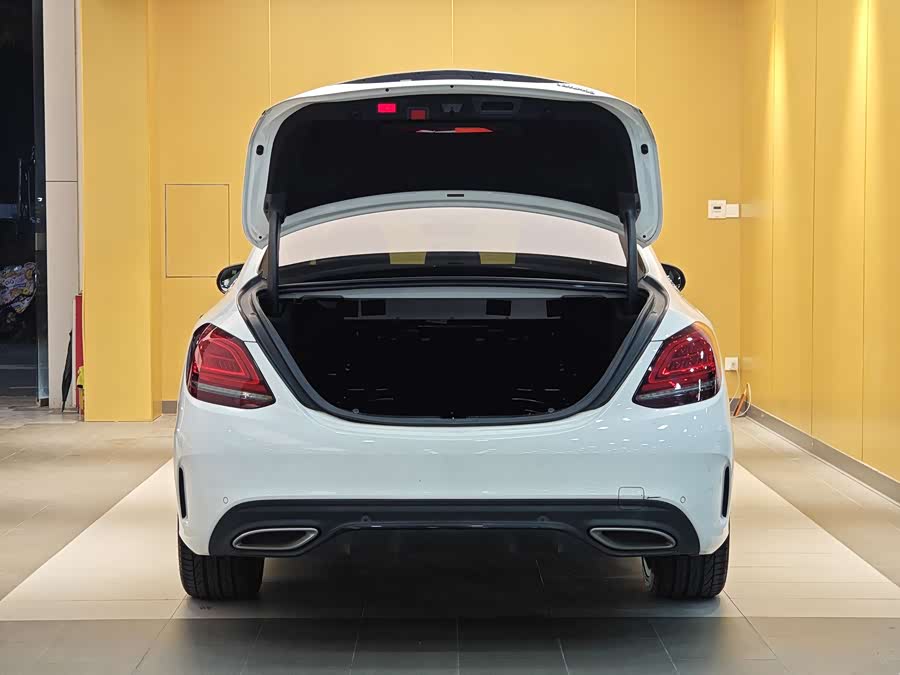 Mercedes-Benz C Class 2020 car image #28