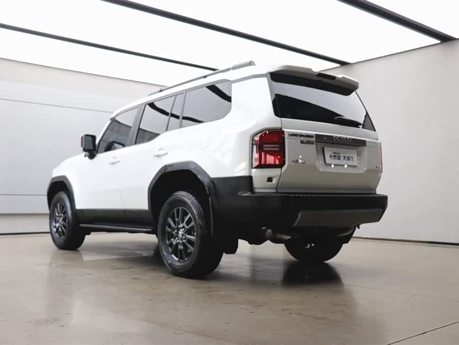Toyota Land Cruiser Prado 2025 car image #28