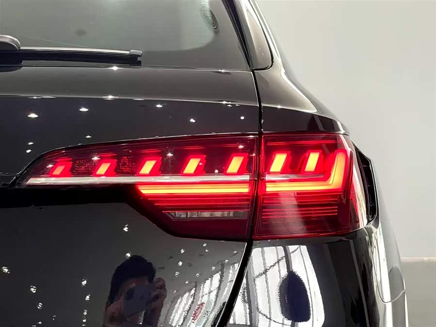 Audi RS 4 2023 car image #28