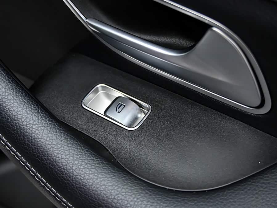 Mercedes-Benz GLE Class 2023 car image #28