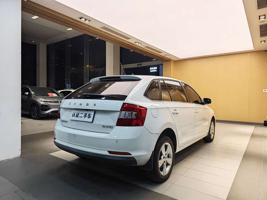Skoda Rapid Spaceback 2019 car image #28