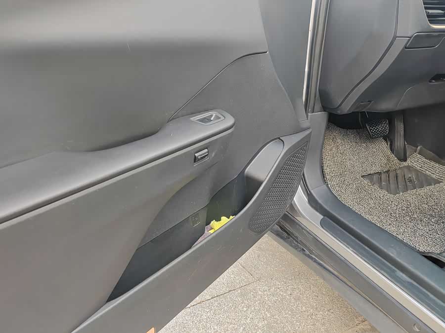 Toyota bZ3 2023 immagine di auto #28