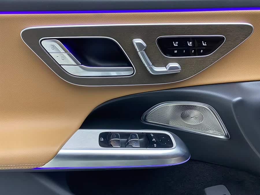 Mercedes-Benz E Class 2025 car image #28