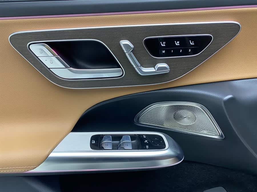 Mercedes-Benz E Class 2024 car image #28