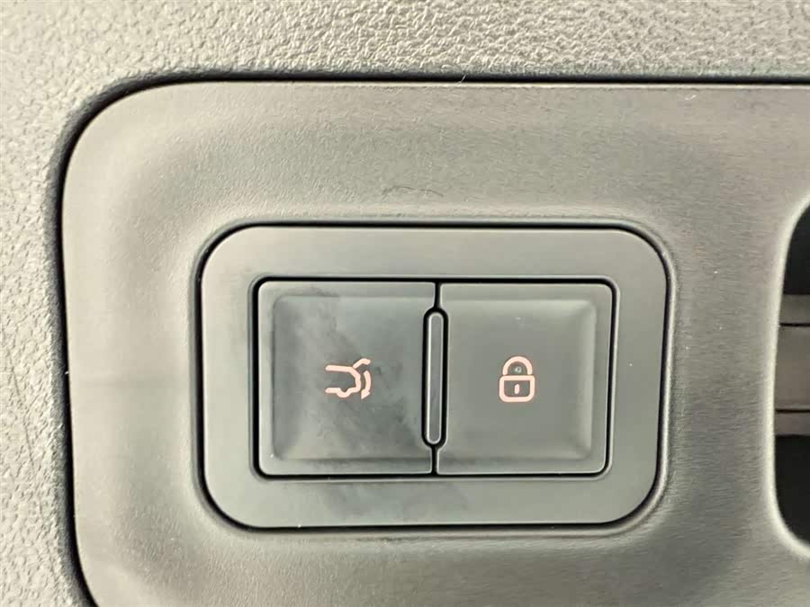 BYD SongL DM-i 2025 #28 BYD SongL DM-i 2025 car image #28