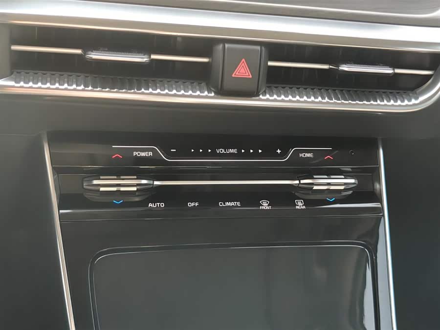 Kia K5 2021 car image #28