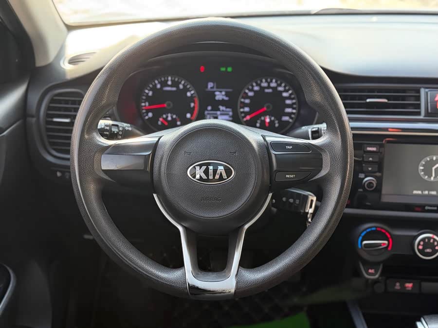 Kia K2 2018 imagen de coche #28