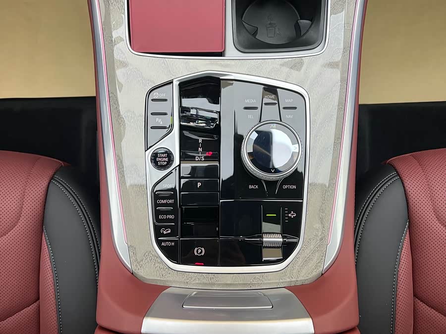 BMW X5 2024 imagen de coche #28