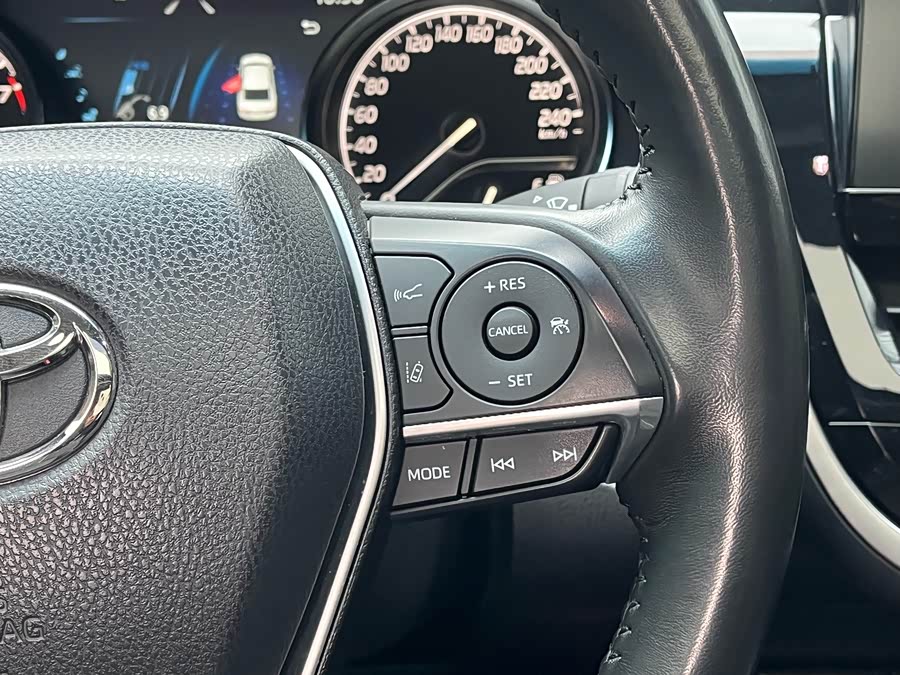 Toyota Camry 2023 car image #28