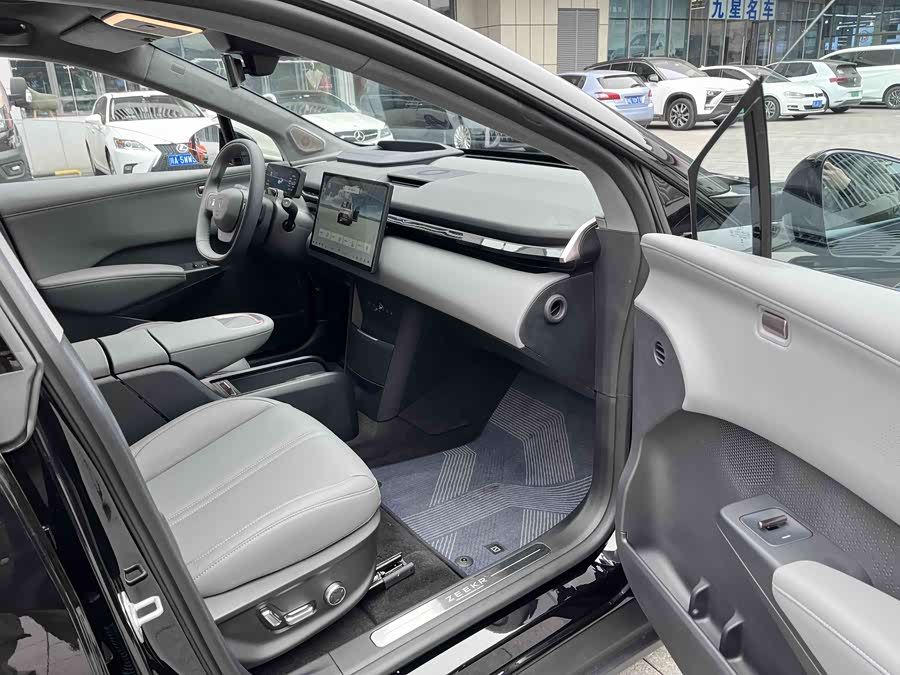 极氪 极氪X 2024 汽车图片 #28