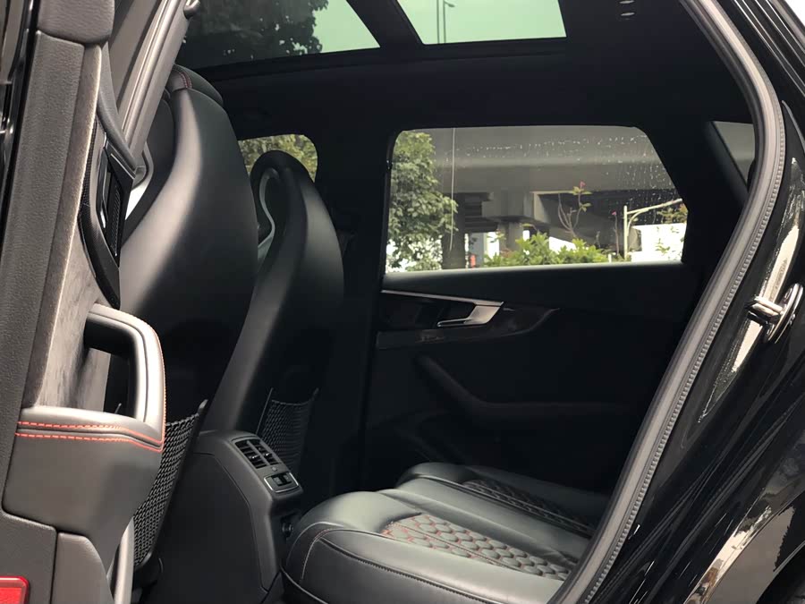 Audi RS 4 2023 immagine di auto #28