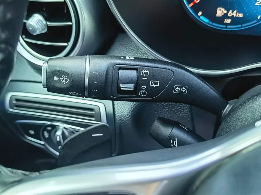 Mercedes-Benz GLC Class 2020 car image #28