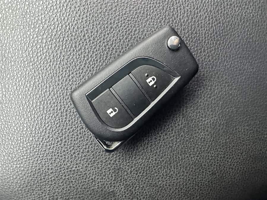Toyota RAV4 2022 car image #28