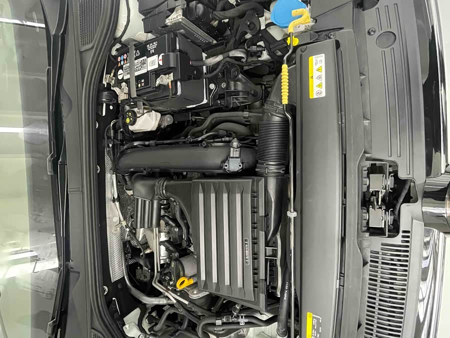 Volkswagen Golf 2021 car image #28