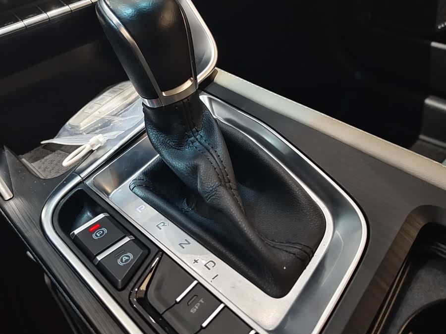 GEELY Binray 2019 car image #28